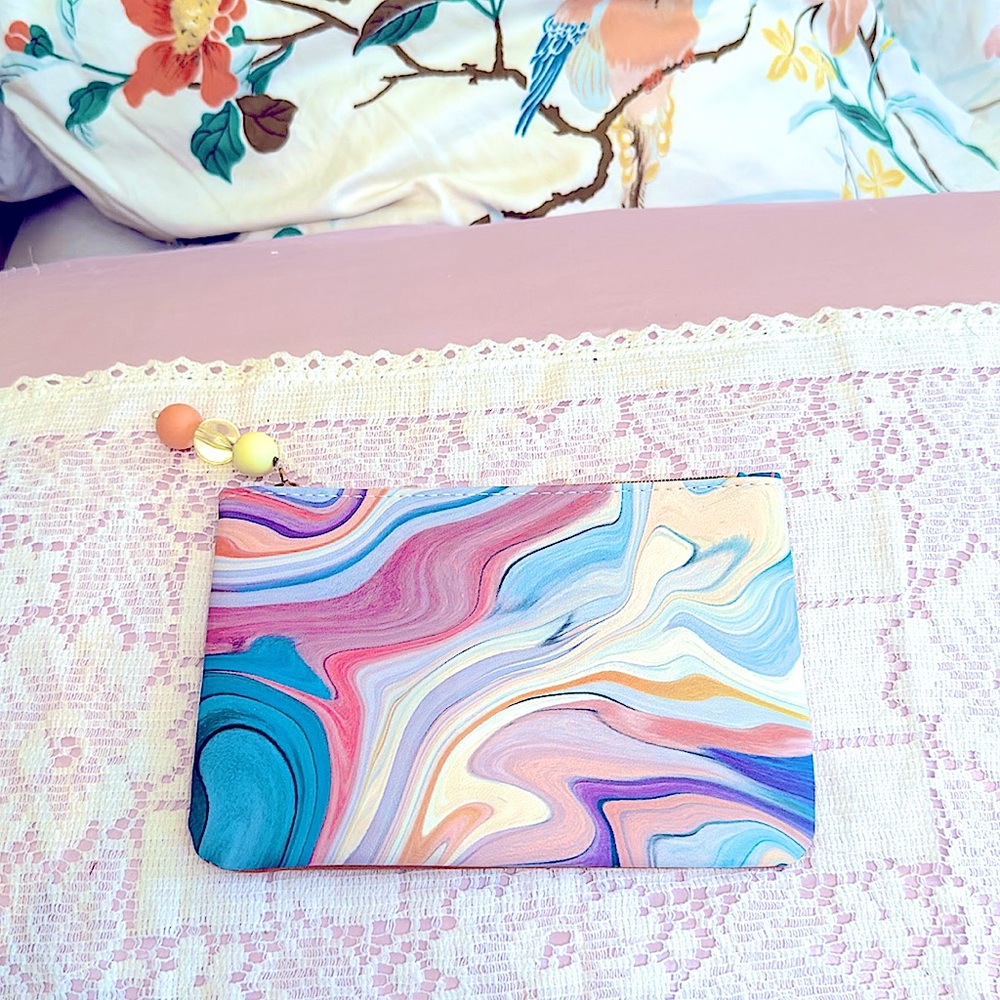 NEW: IPSY GLAM BAG Essential Carrying Pouch [FREE GIFT w/$] - Picture 2 of 16